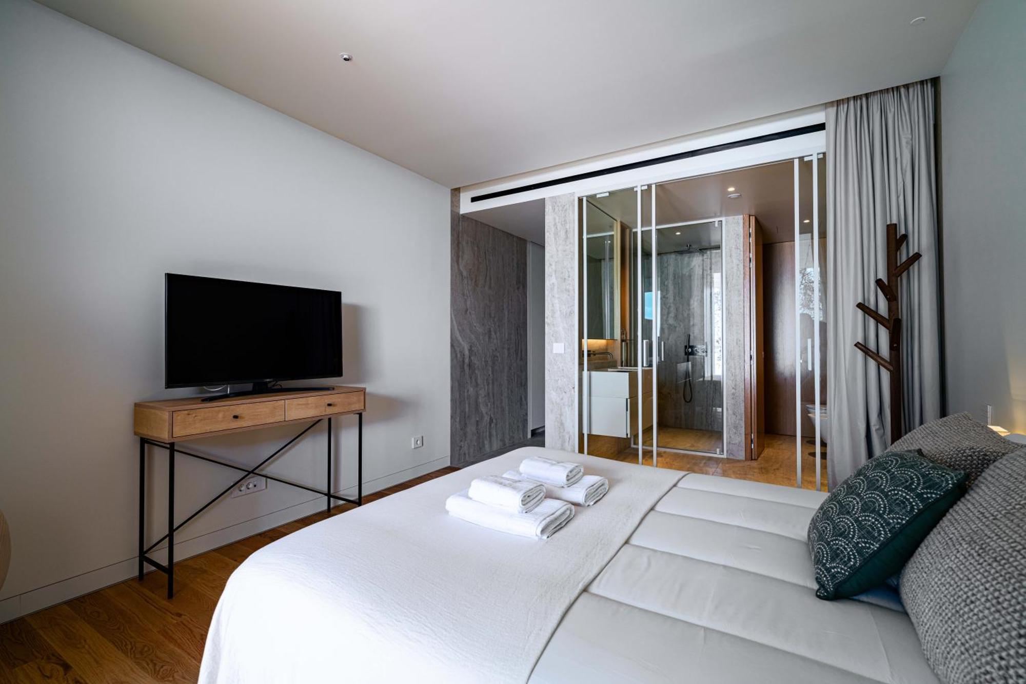 Savoy Monumentalis 2b Or Not 2b By Lm&ac Signature Funchal (Madeira)